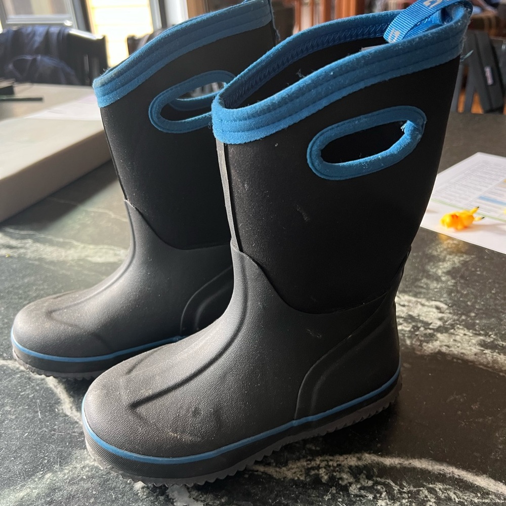 DSG size 2 winter boots